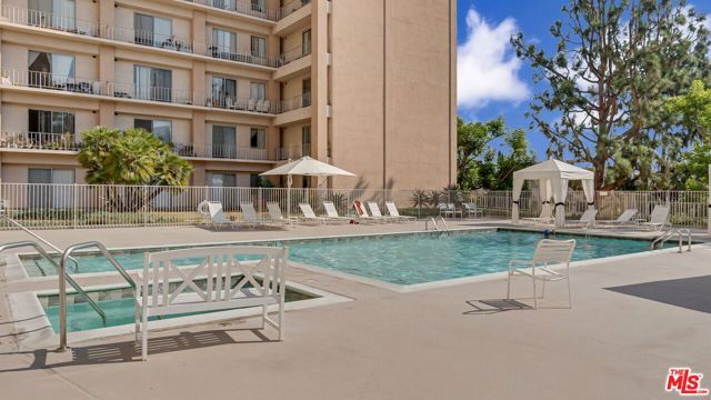 100 S Doheny Drive 705, Los Angeles, CA 90048