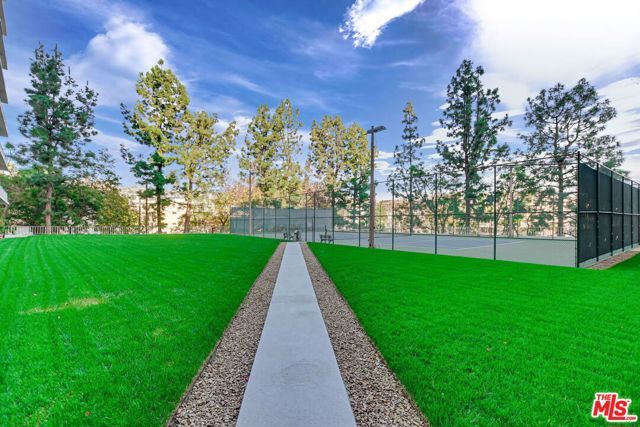 100 S Doheny Drive 705, Los Angeles, CA 90048