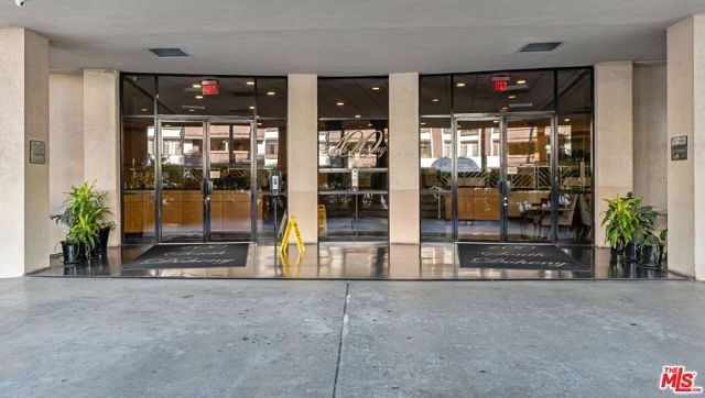 100 S Doheny Drive 705, Los Angeles, CA 90048