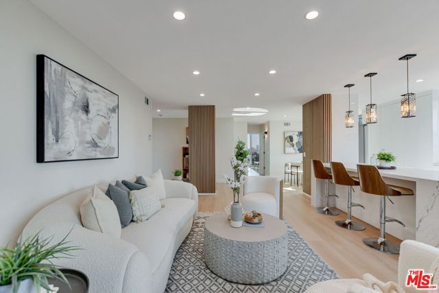 100 S Doheny Drive 705, Los Angeles, CA 90048