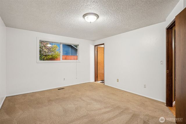 4819 96th Avenue W, University Place, WA 98467