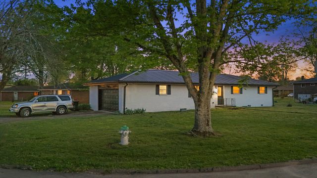 38 Phillips Drive, Fort Oglethorpe, GA 30742