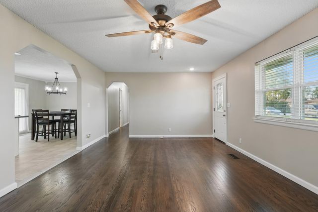 38 Phillips Drive, Fort Oglethorpe, GA 30742