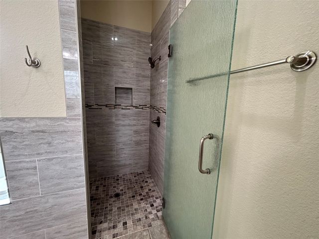 204 Pearl Lane, Lake Dallas, TX 75065