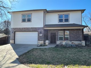 204 Pearl Lane, Lake Dallas, TX 75065