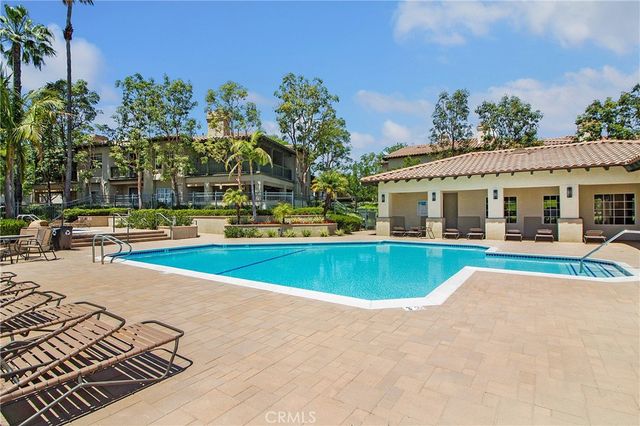 39 Via Ermitas, Rancho Santa Margarita, CA 92688