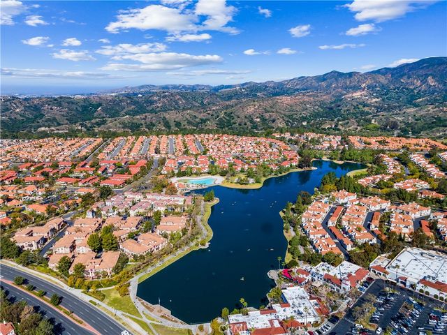 39 Via Ermitas, Rancho Santa Margarita, CA 92688