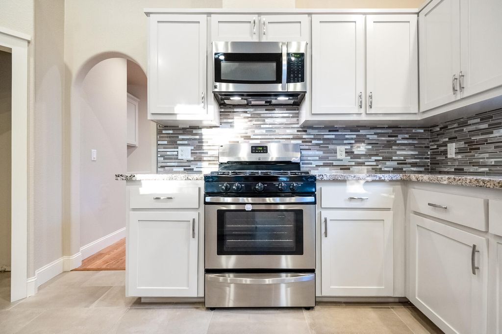 Image 16 of property listing at 504 Lone Oak Court, Exeter, CA 93221