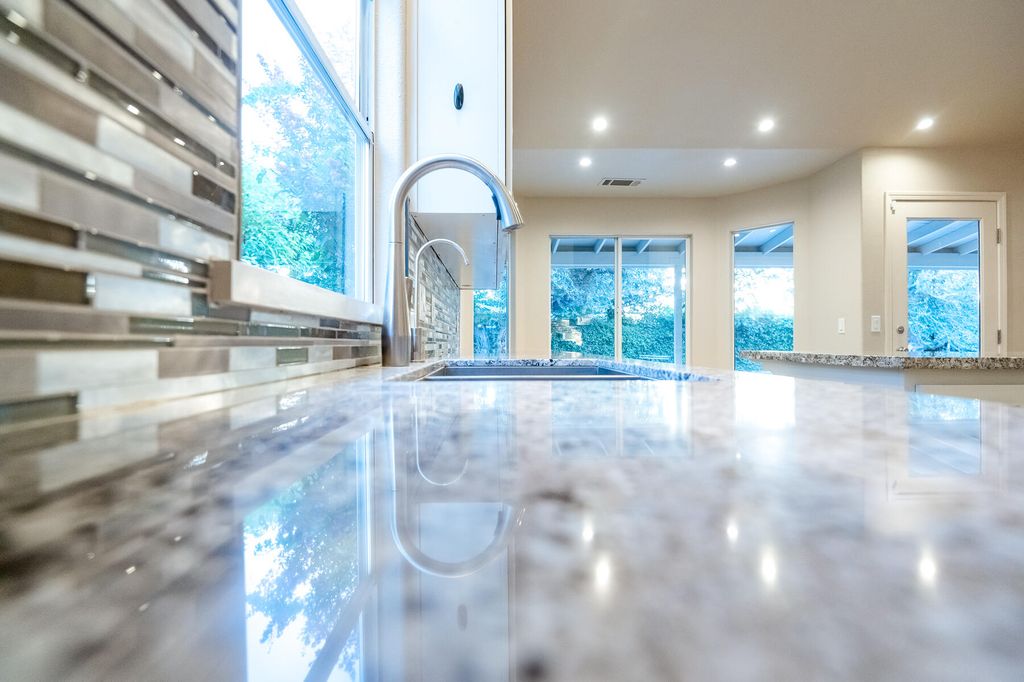 Image 20 of property listing at 504 Lone Oak Court, Exeter, CA 93221