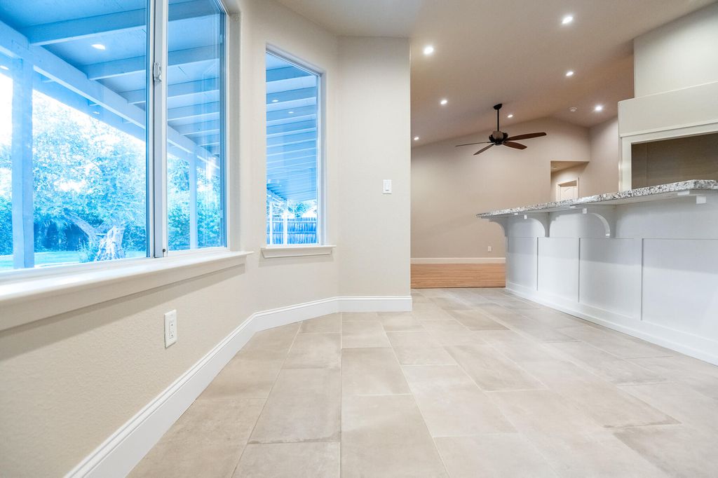 Image 23 of property listing at 504 Lone Oak Court, Exeter, CA 93221