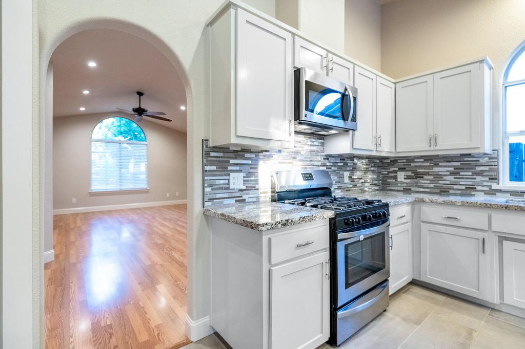 Image 24 of property listing at 504 Lone Oak Court, Exeter, CA 93221