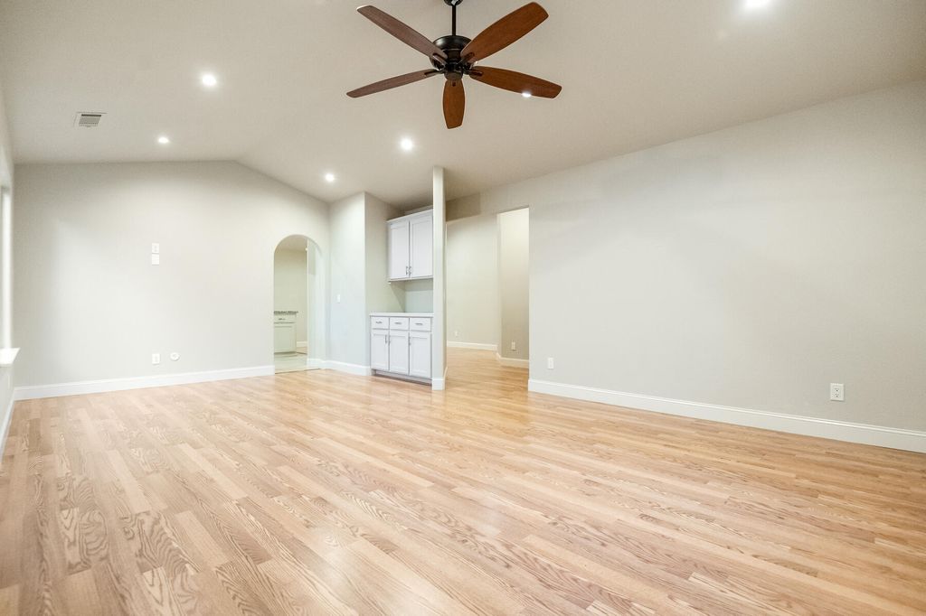 Image 26 of property listing at 504 Lone Oak Court, Exeter, CA 93221
