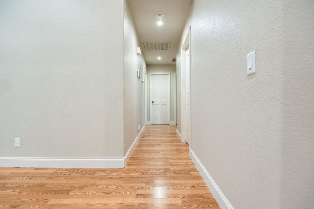 Image 28 of property listing at 504 Lone Oak Court, Exeter, CA 93221