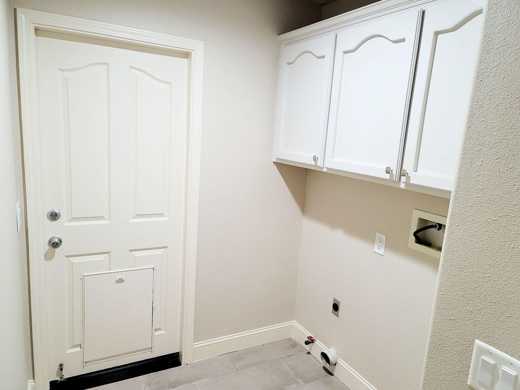 Image 38 of property listing at 504 Lone Oak Court, Exeter, CA 93221