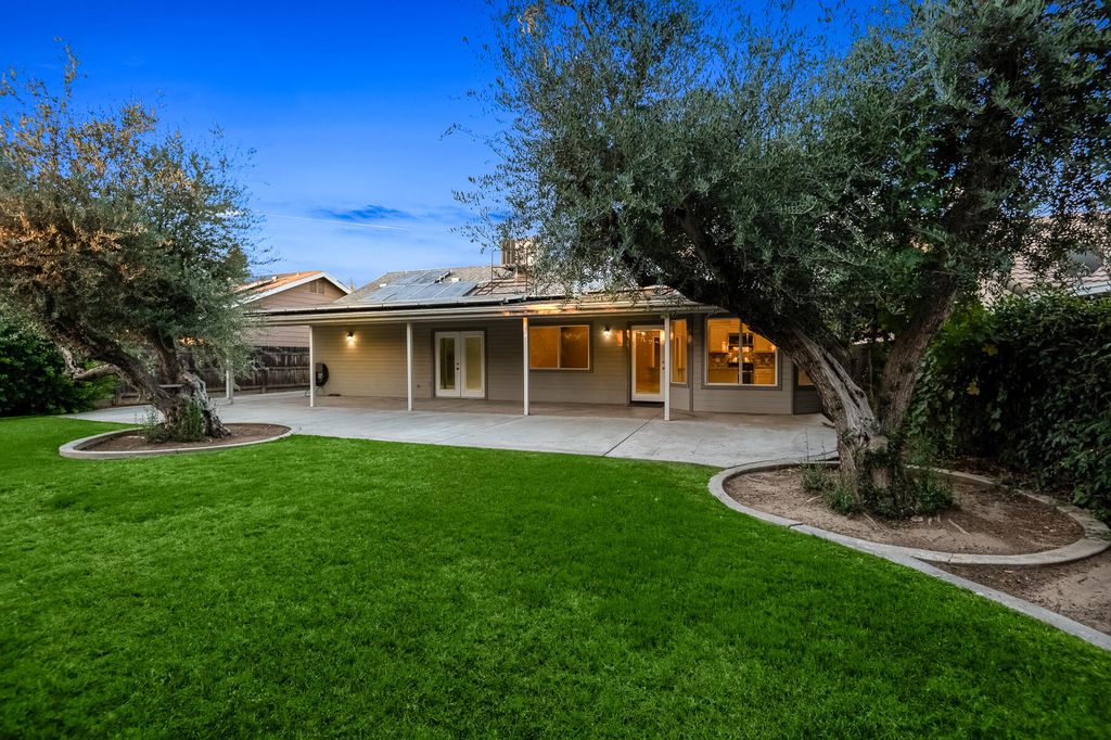 Image 40 of property listing at 504 Lone Oak Court, Exeter, CA 93221