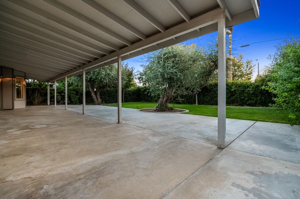 Image 43 of property listing at 504 Lone Oak Court, Exeter, CA 93221