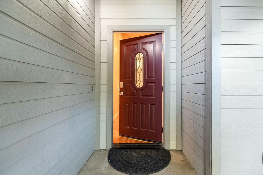 Image 6 of property listing at 504 Lone Oak Court, Exeter, CA 93221