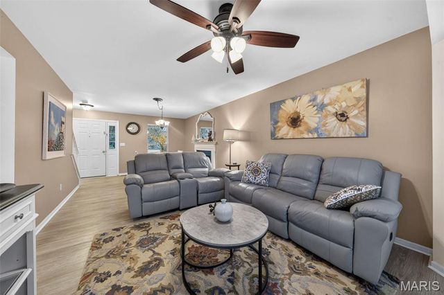 537 White Fence Drive, Wentzville, MO 63385