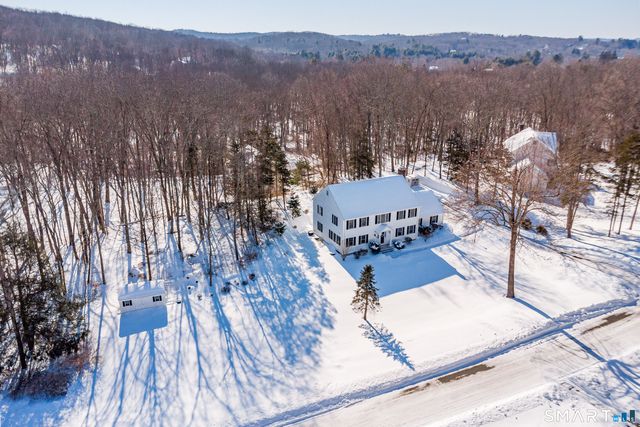 1 Owl Ridge Lane, Newtown, CT 06482