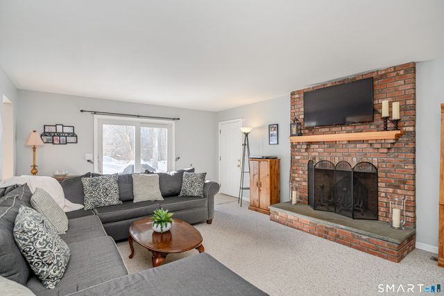 1 Owl Ridge Lane, Newtown, CT 06482