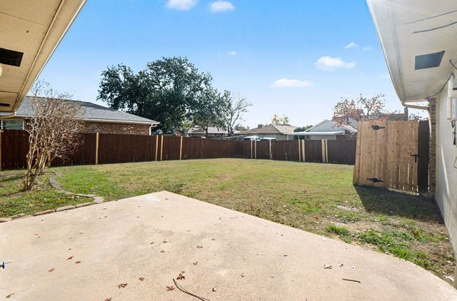 2242 Carmel Drive, Carrollton, TX 75006