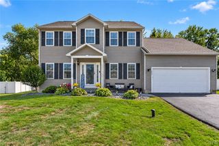 7252 Moss Creek Circle, Salina, NY 13090