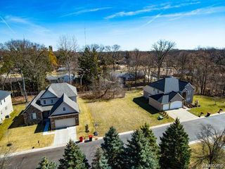 24714 Pembrooke Drive, Southfield, MI 48033