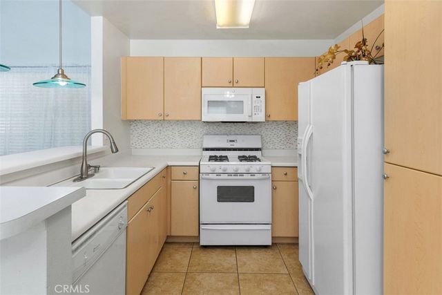 1080 Moon Shadow Court, Hemet, CA 92545