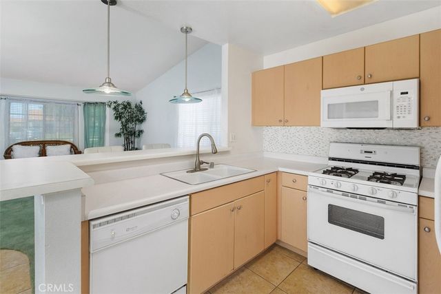 1080 Moon Shadow Court, Hemet, CA 92545