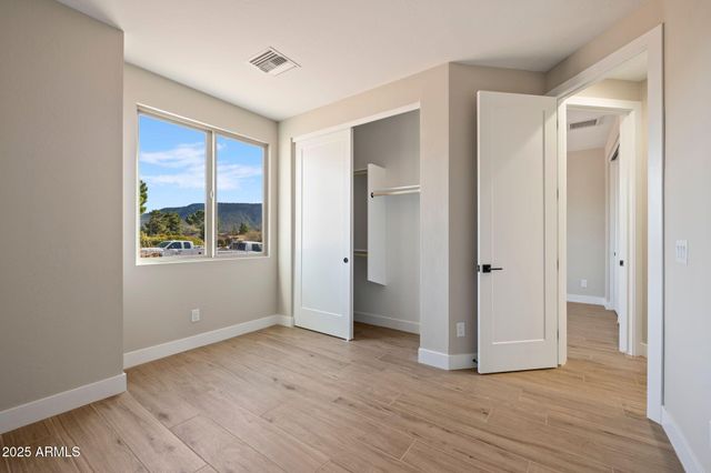 15 CREEK ROCK Circle, Sedona, AZ 86351