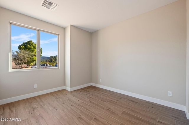 15 CREEK ROCK Circle, Sedona, AZ 86351