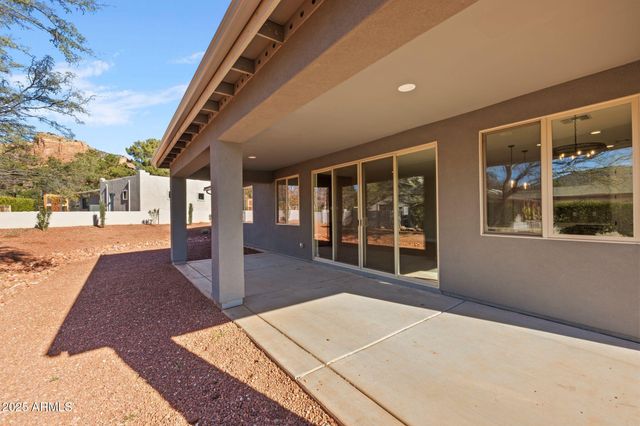 15 CREEK ROCK Circle, Sedona, AZ 86351