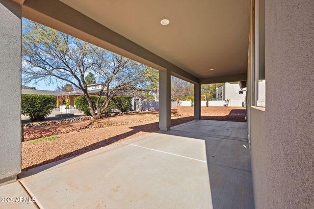 15 CREEK ROCK Circle, Sedona, AZ 86351