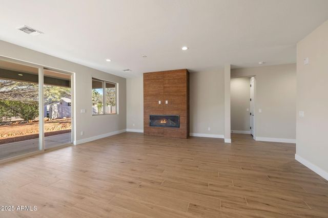 15 CREEK ROCK Circle, Sedona, AZ 86351