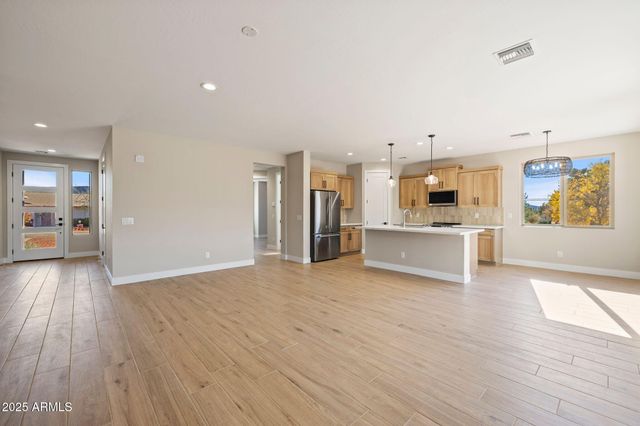 15 CREEK ROCK Circle, Sedona, AZ 86351