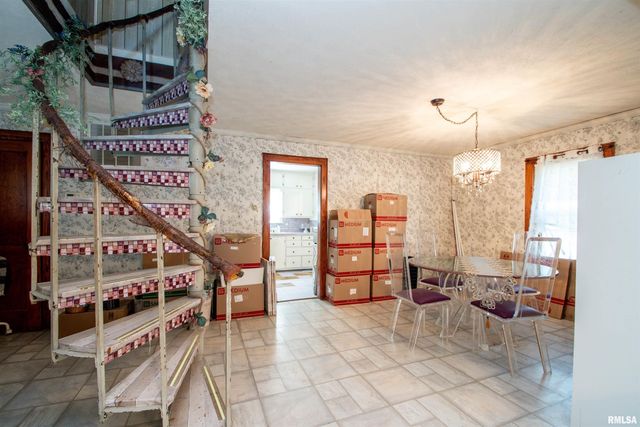 2036 W RICHWOODS Boulevard, Peoria, IL 61604