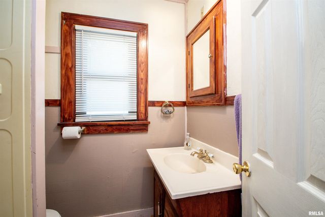 2036 W RICHWOODS Boulevard, Peoria, IL 61604