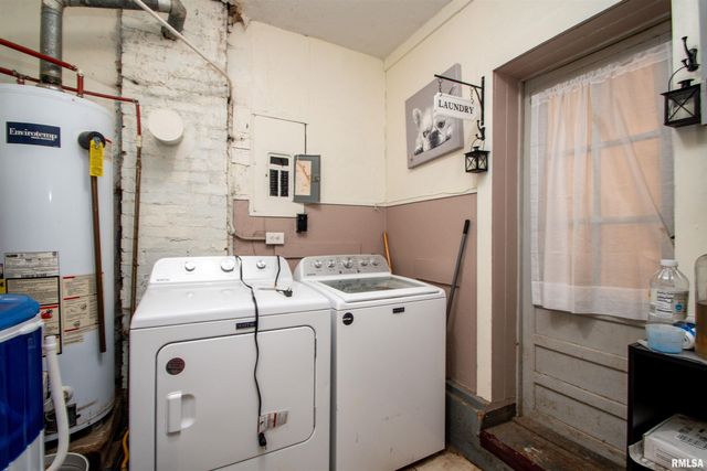 2036 W RICHWOODS Boulevard, Peoria, IL 61604