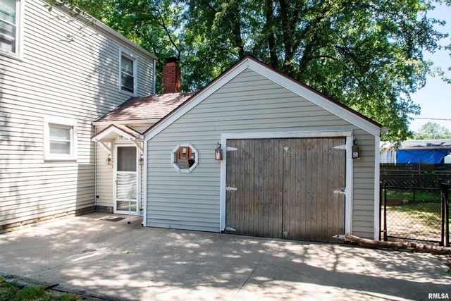 2036 W RICHWOODS Boulevard, Peoria, IL 61604