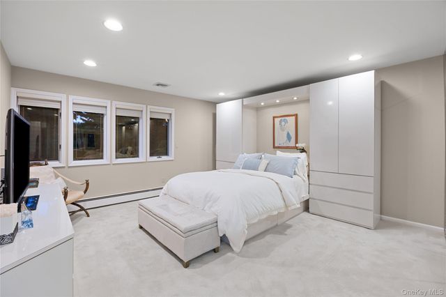 31 Lake Court, Massapequa, NY 11758