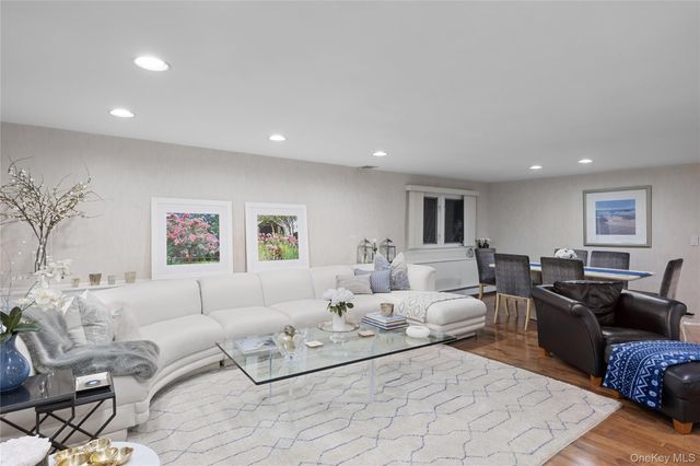 31 Lake Court, Massapequa, NY 11758