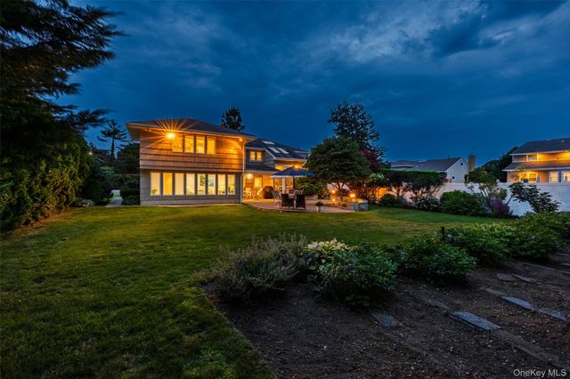 31 Lake Court, Massapequa, NY 11758