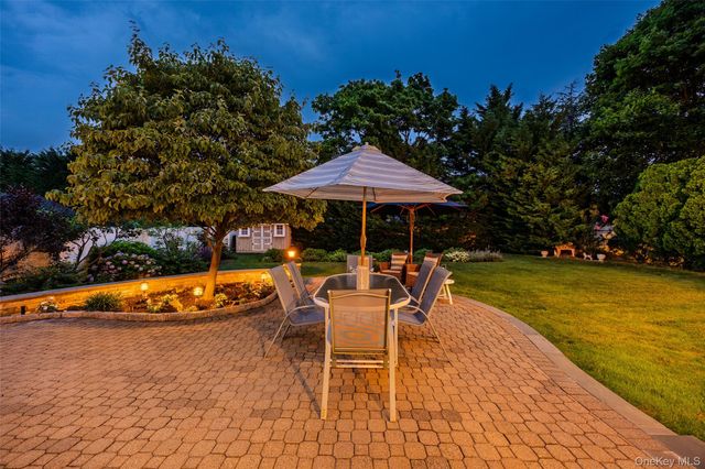 31 Lake Court, Massapequa, NY 11758
