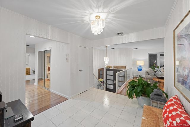 31 Lake Court, Massapequa, NY 11758