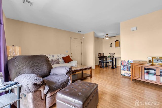 231 Atlantic Street 39, Keyport, NJ 07735