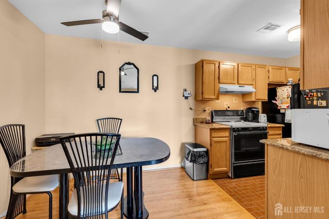 231 Atlantic Street 39, Keyport, NJ 07735