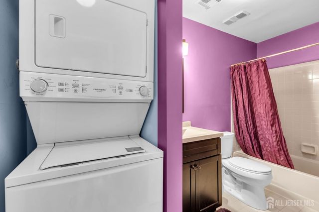231 Atlantic Street 39, Keyport, NJ 07735