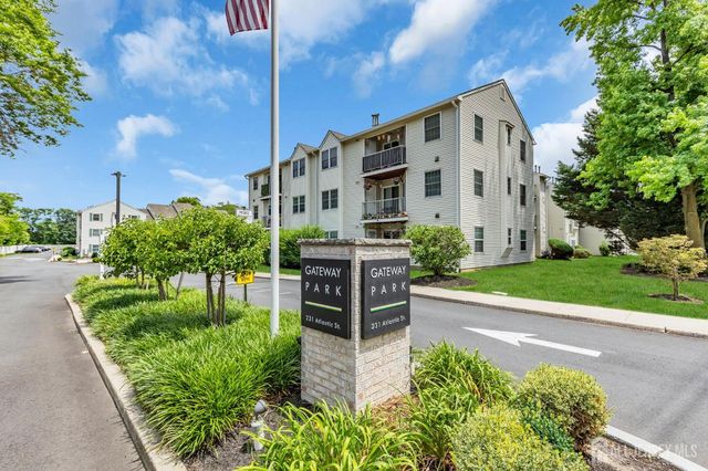 231 Atlantic Street 39, Keyport, NJ 07735