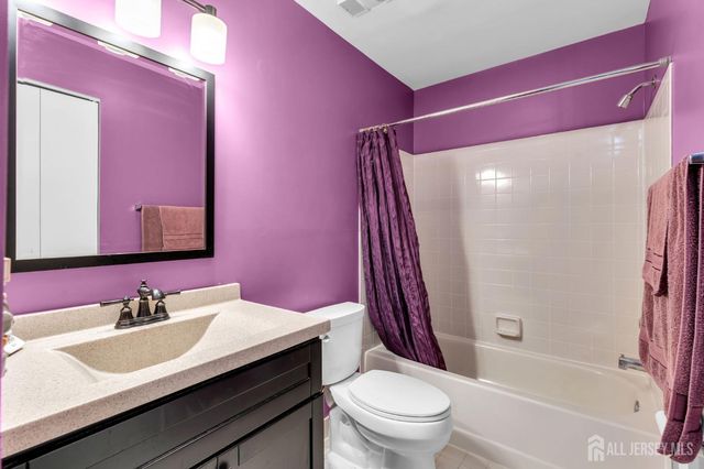 231 Atlantic Street 39, Keyport, NJ 07735
