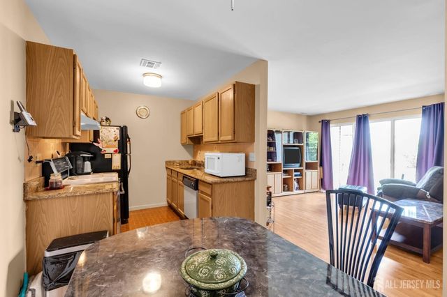 231 Atlantic Street 39, Keyport, NJ 07735